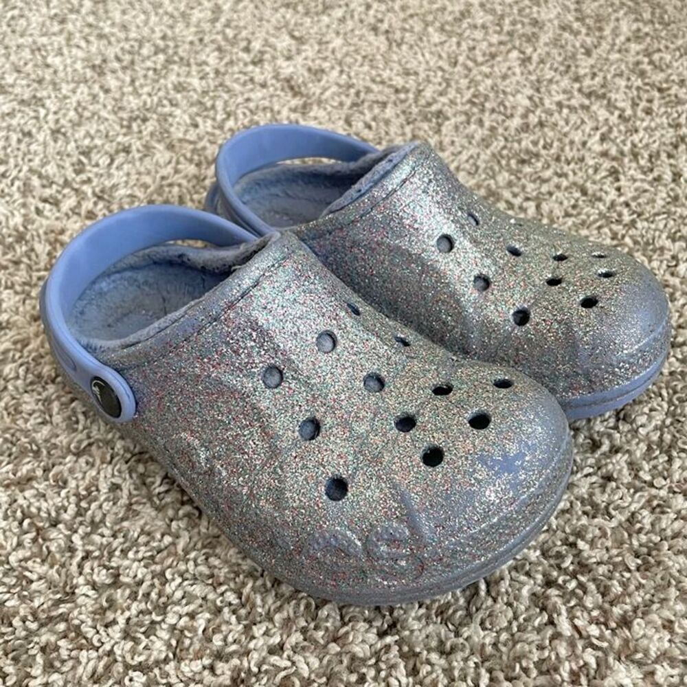 Size 1 / Girls Lined Crocs